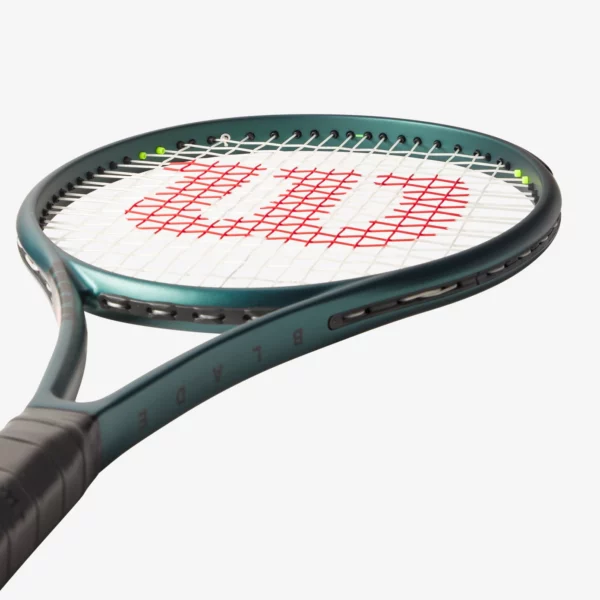 Racchetta da Tennis Wilson Blade 100UL V9 2024 incordata da Wilson